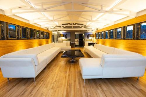 Stunning 130ft Classic Yacht, Manchester (fotografie 4)