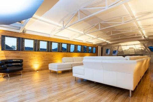 Stunning 130ft Classic Yacht, Manchester (fotografie 3)