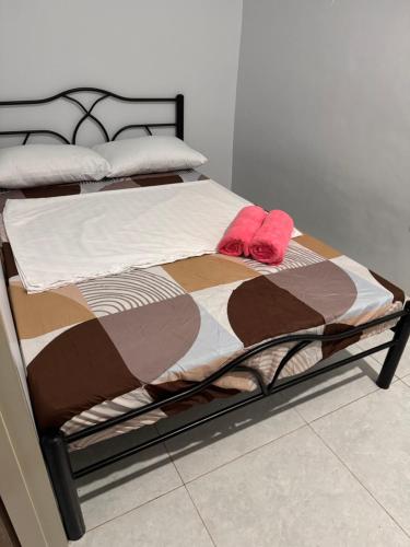 Comfy Staycation IV near Century-old Barcelona Church and Ruins