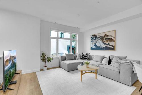 Brand-New North Vancouver Townhome in North Vancouver, Canada