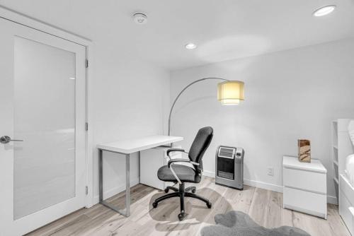 Comfortable 2-Bed Suite Near UBC in Vancouver, Canada