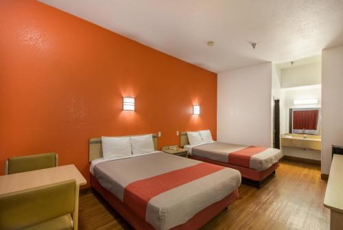 OYO Hotel Houston Humble IAH Airport HWY 59 - image 13