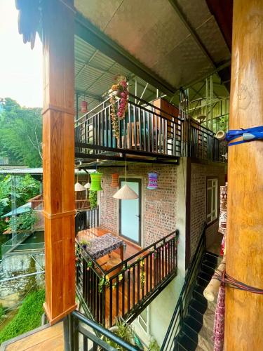 Triple Room with Balcony image 7