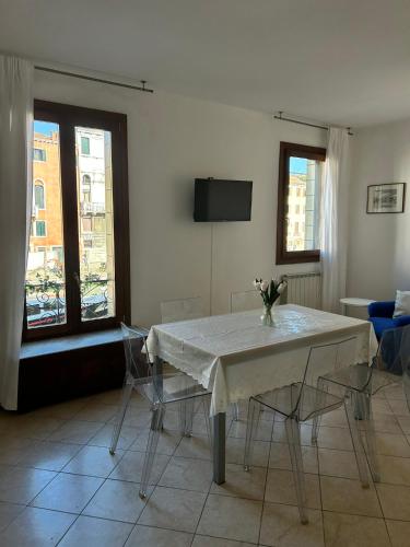Venice Canal Stay, Venice (photo 6)