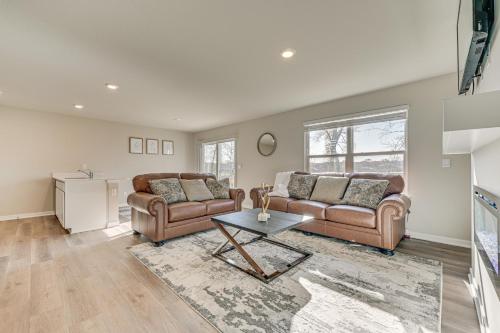 15 Mi to Dtwn Des Moines Pet-Friendly Waukee Home in Waukee, USA
