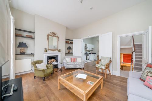 Spacious flat near Victoria and Warwick Square, Londýn (fotografie 6)