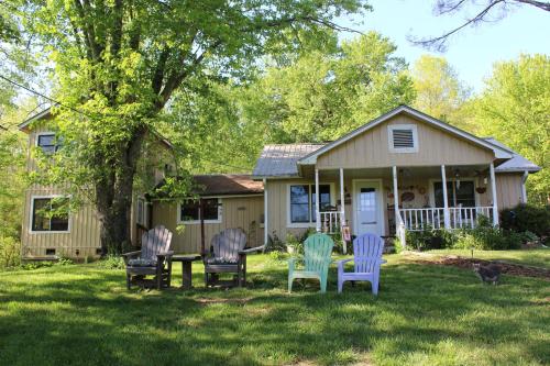 . Henson Cove Place Bed and Breakfast w/Cabin