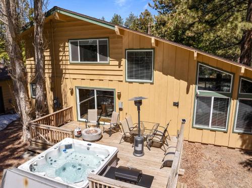 Green Valley Lake Escape by Rather Be Properties in Green Valley Lake, USA
