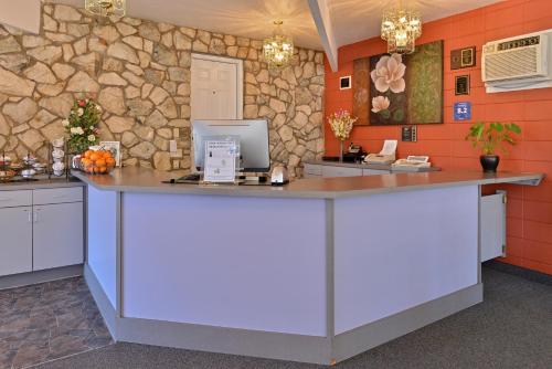 大堂, The Maverick Motel, Main Street USA Collection by PNW Hospitality in 克拉馬斯福爾斯市中心