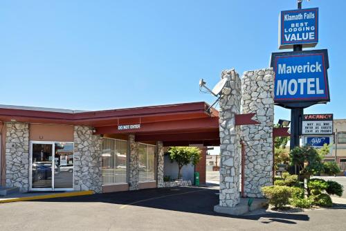 Maverick Motel - image 9