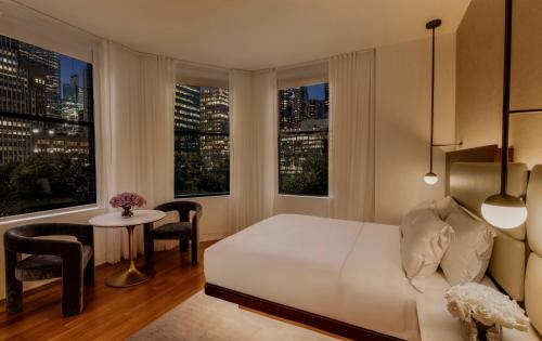 Deluxe Room with Park View image 4