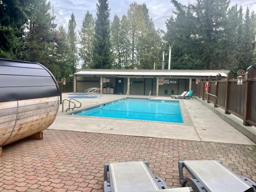 Tantalus Boutique Lodge Mountain Ski Suite in Whistler, Canada