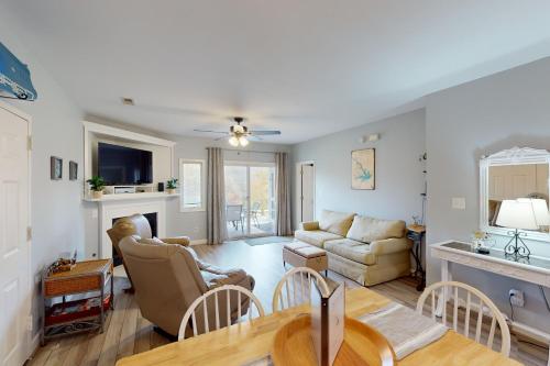 On the Lake Condo - Mariners Landing Country Club