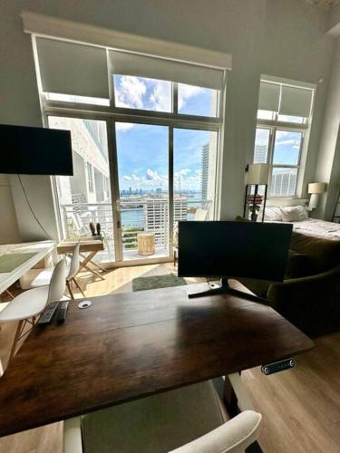 Downtown Penthouse & free metro in the buildingDowntown Penthouse & free metro in the building in Miami, USA