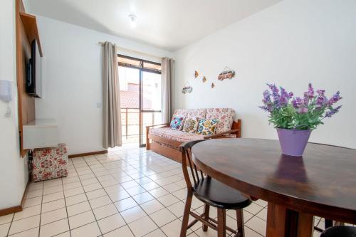 50m do Centrinho e 100m do Mar nos Ingleses KR9882