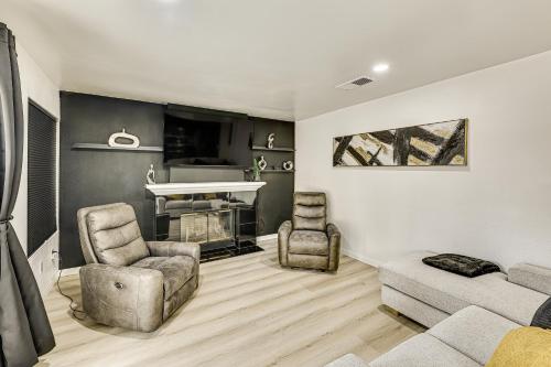 Covered Patio with Grill Home in Rancho Cucamonga! in Rancho Cucamonga, USA