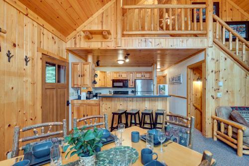 Lakefront Presque Isle Cabin with Private Dock in Presque Isle, USA