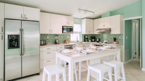 Tidewater Views by Last Key Realty in Cudjoe Key, USA
