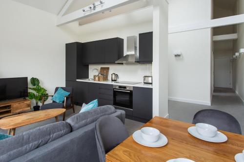 BRAND NEW Queens Park Apartments by Flying Butler - image 7