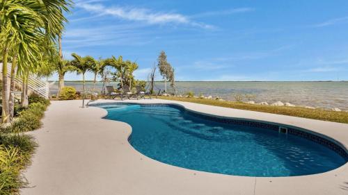 Blue Horizon by Last Key Realty in Sugarloaf Shores (FL)