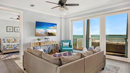 Blue Horizon by Last Key Realty in Sugarloaf Shores (FL)