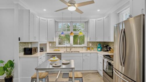 Four-Bedroom House room in Garden of Emma by Last Key Realty
