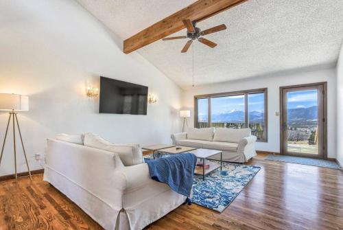 Private Villa-72 Acres-Hot Tub-Views-USAFA in Gleneagle (CO)