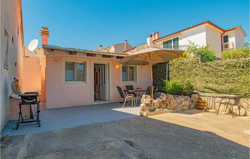 Amazing Apartment In Brodarica With Wifi