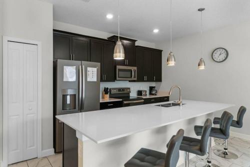 Comfortable 4 Bedrooms Storey in Kissimmee, USA