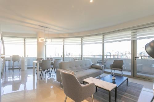 Deco Armani Stunning Apartment - Tap to explore photos