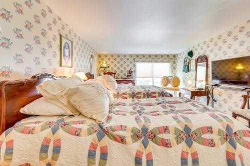 Spacious Dalton Vacation Rental with Deck and Hot Tub! in Massillon, USA