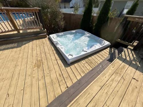 New Listing Murfreesboro Pool Home Sleeps 12 in Murfreesboro, USA