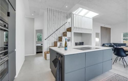 Kitchen, 4 Bedroom Gorgeous Home In Esbjerg V in Hjerting
