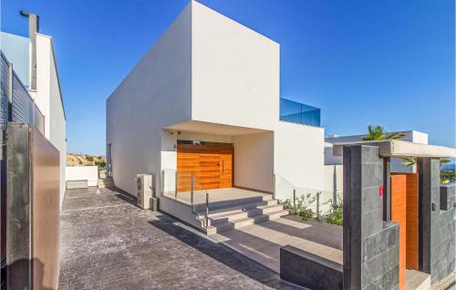Amazing home in Finestrat w/ Outdoor swimming pool WiFi and Outdoor swimming pool - image 7