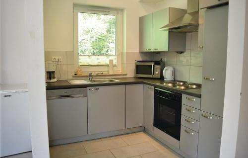Holiday Home Gerolstein/Hinterhaus. with a Fireplace 02 - image 7
