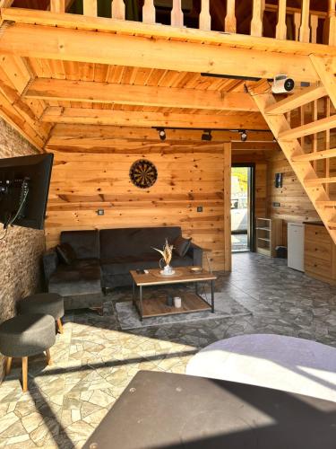 Bologina Suit Bungalov