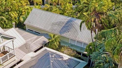 The Royal Compound by Last Key Realty - image 4