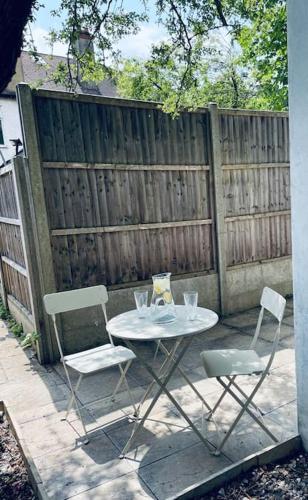 Ivy Cottage Two Bedroom & Garden in Temple Fortune, Londyn (zdjęcie 10)