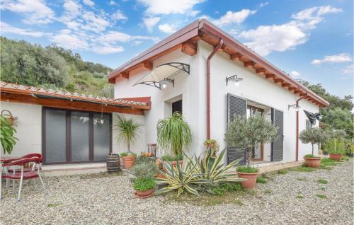  Pet Friendly Home In Santa Teresa Di Riva With Wifi in Capo Mulini
