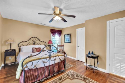 Hill House Bed and Breakfast Hill House Bed and Breakfast