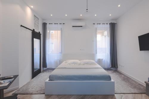 Studio City, Trieste