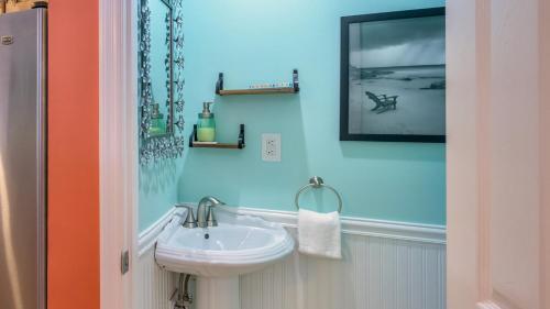 Two-Bedroom Townhouse image 5