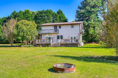 Pet-Friendly Home on Lake Gaston with Furnished Deck in Littleton, USA