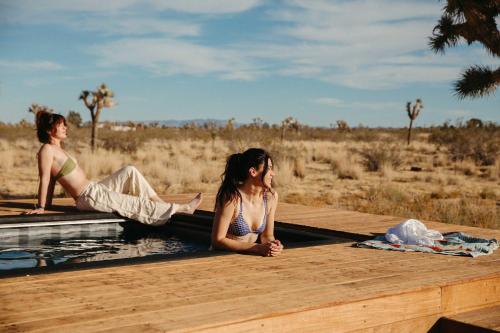 Joshua Tree Modern Cabin- Goat Mountain Rising in Landers, USA