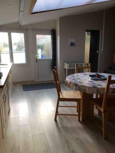 Gite avec courette bord mer La Hague Port Racine in Auderville