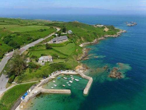 Gite avec courette bord mer La Hague Port Racine in Auderville
