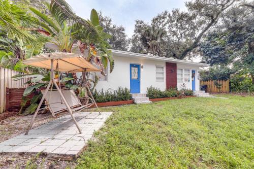 4 Mi to Fort Lauderdale Beach Dog-Friendly Home! in Fort Lauderdale, USA