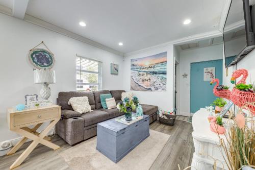 4 Mi to Fort Lauderdale Beach Dog-Friendly Home! in Fort Lauderdale, USA