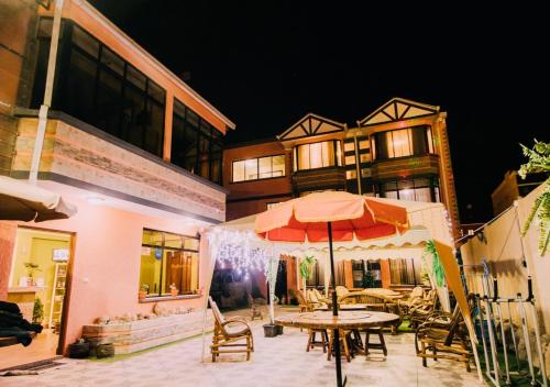 Kert, Las Tholas Hotel in Uyuni