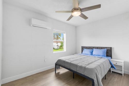 Remodeled 3 bed 1 bath Home Near Beach with Game Room! in Fort Pierce, USA